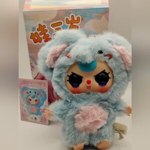 Baby Three De-Lovely Series She Has Beautiful Glitter Blue Eyes